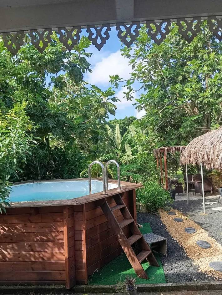 Gîte pour 4 personnes, avec piscine et terrasse à Rivière-Pilote - 2