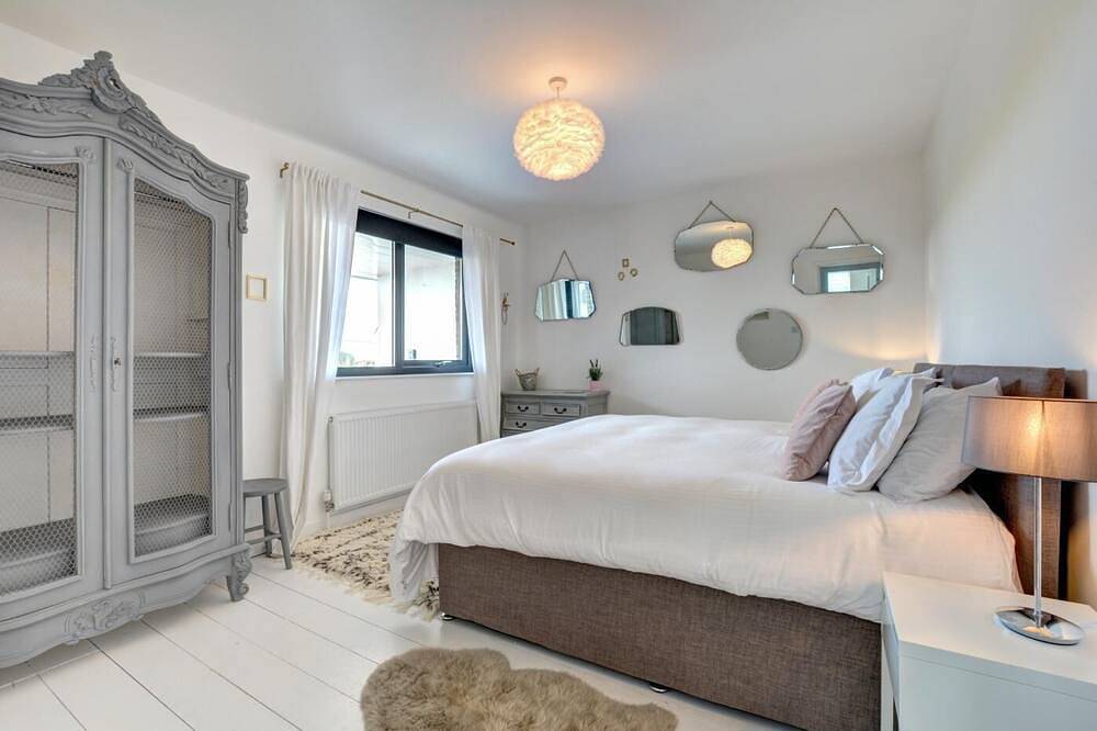 4 Bed in Mawgan Porth (oc-p00608) in Mawgan Porth, Cornwall