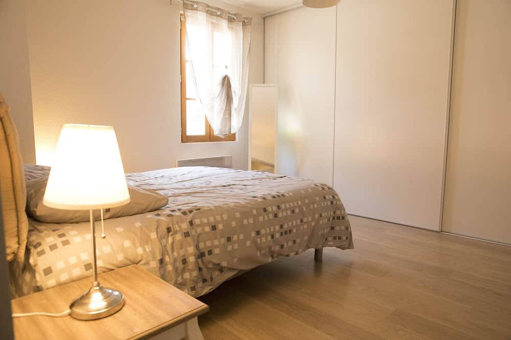 Recent house 8 people 100m² with terrace in Campan, French Pyrenees