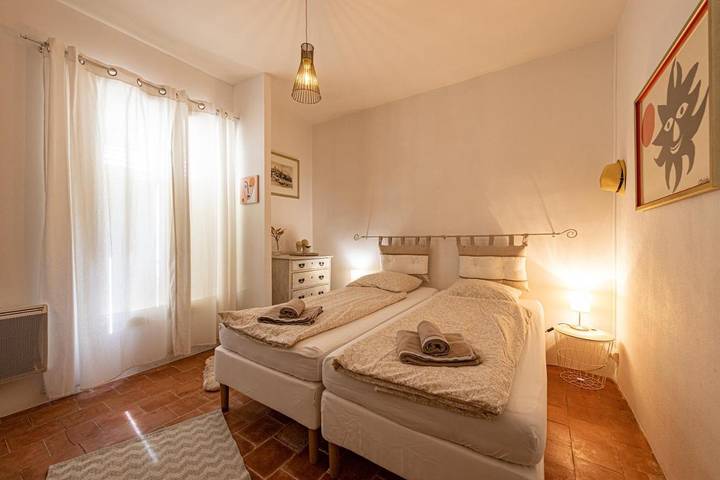 Chambre d’hôte pour 2 personnes, avec Terrasse et Jardin ainsi que Piscine et Vue