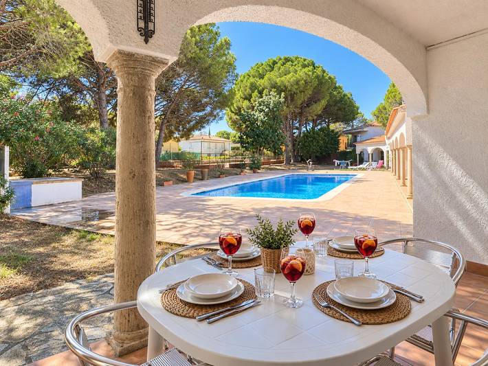 Casa rural para 6 personas, con Terraza además de Jardín y Piscina en Alt Empordà - 4