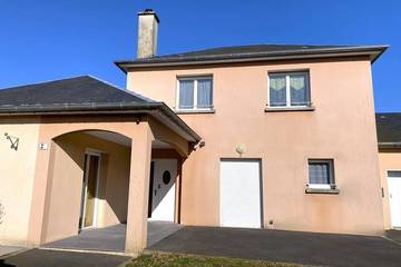 Gîte pour 9 personnes, avec balcon à Douzy