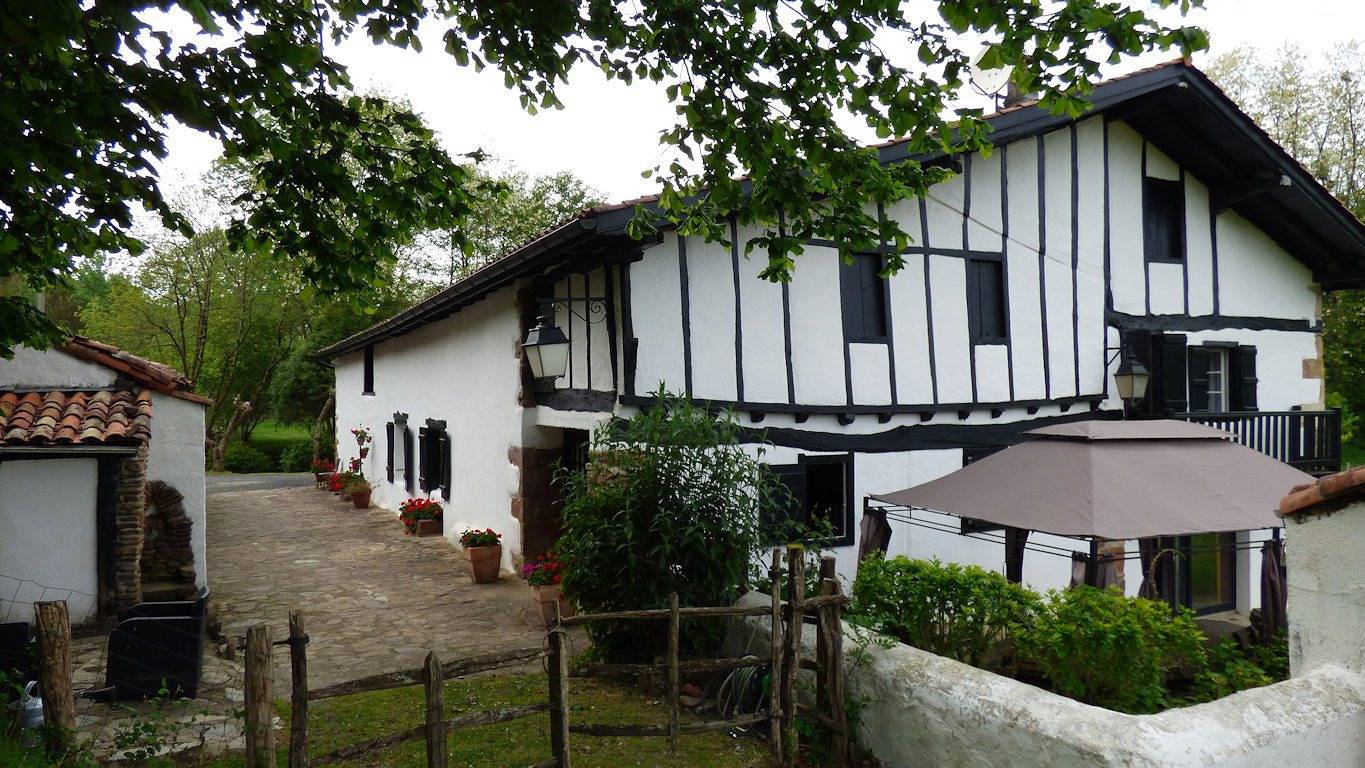 Chambres d'hôtes de charme Ttakoinenborda - Chambre Loreak in Sare, Région de Bayonne