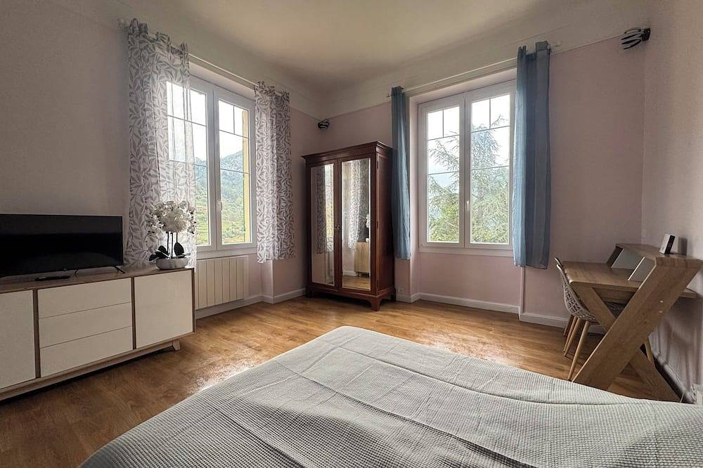 Apartamento entero, Magnificent, bright 2-room apartment in a privileged natural setting in Sospel, Nizza Region