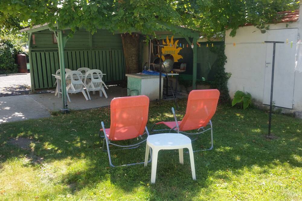 Entire apartment, Ground floor apartment of the owner's house in Arvert, Côte de Beauté