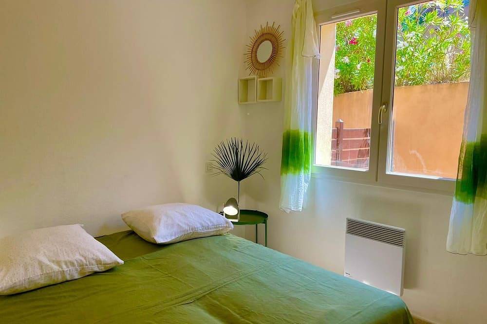 Geheel appartement, Saint - Florent : Apartment, air-conditioned, swimming pool, sea view, 50 m2,  in Saint-Florent, Calvi en omgeving