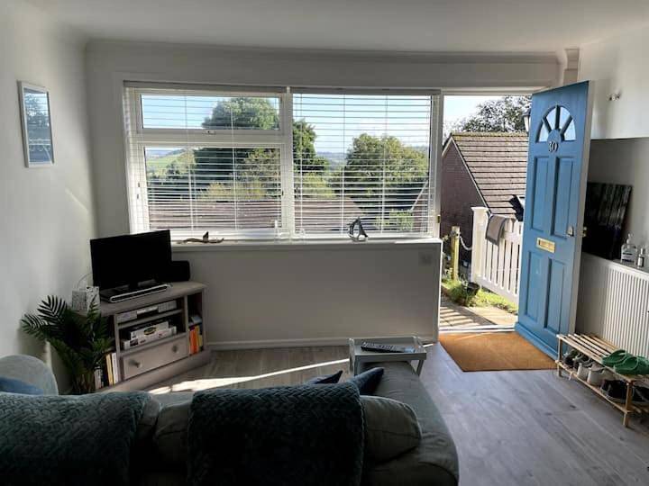 Entire apartment, One-Bedroom Apartment in Charmouth, Dorset