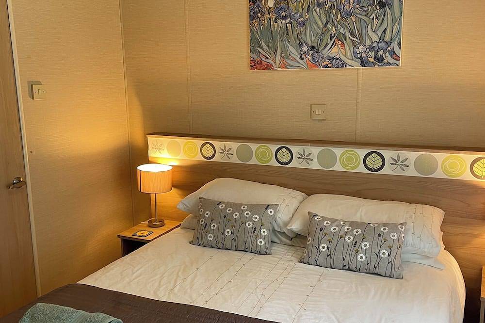 Spacious, comfortable lodge for a truly restful getaway in Milford-on-Sea, Hampshire