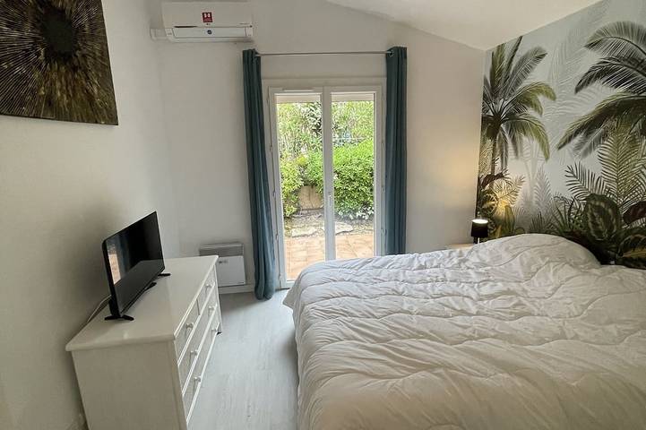 Villa 4★ à Ste-Maxime, climatisée, Piscine privée chauffée, plage &centre à pied in Sainte-Maxime, Côte méditerranéenne (France)