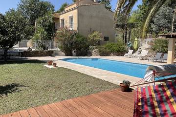 Location de vacances pour 10 personnes, avec jardin à Saint-Paul-en-Forêt