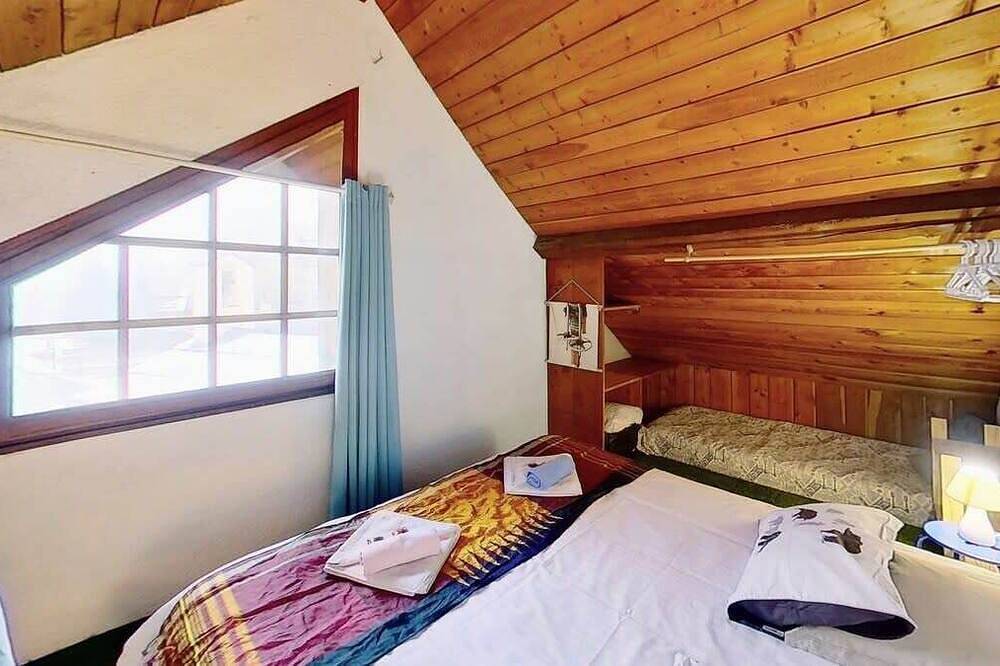 Entire apartment, Casa-La Lorraine joli studio dans chalet St-Véran in Saint-Véran, Queyras