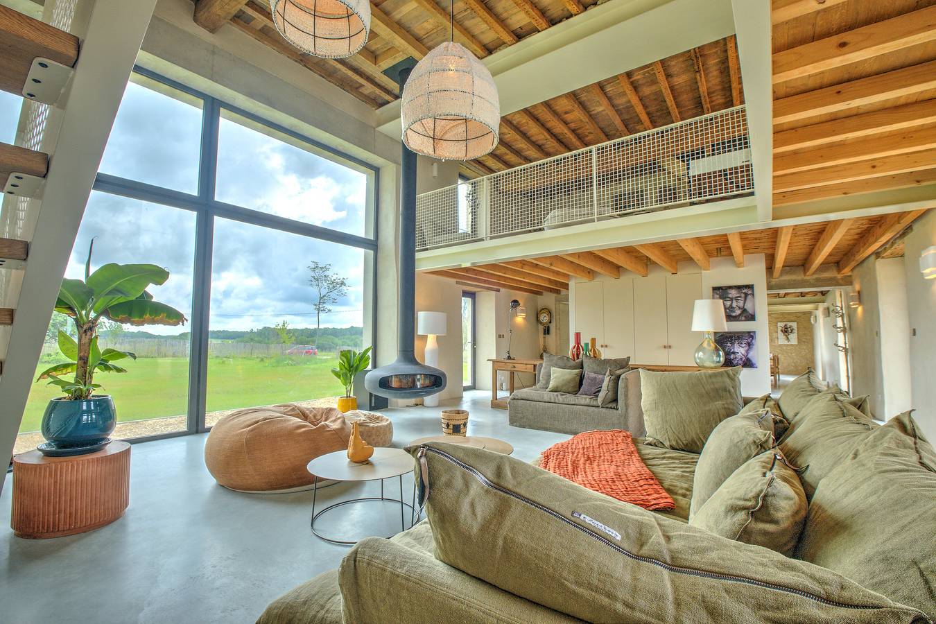 Maison de campagne 'Le Domaine De La Férédie' avec piscine privée, Wi-Fi et climatisation in Vieux-Mareuil, Parc naturel régional Périgord-Limousin