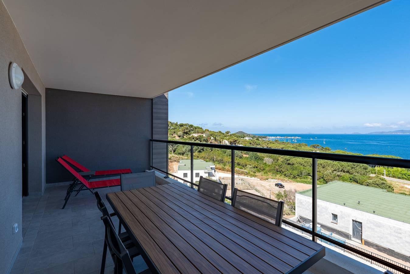 Appartement entier, Appartement de vacances pour 4 personnes avec terrasse in Pietrosella, Région D'ajaccio