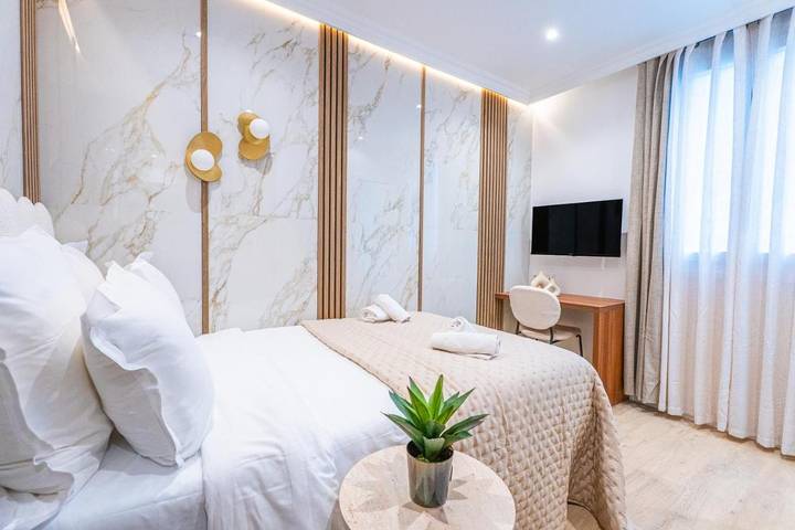 Hôtel pour 4 personnes dans Le Palais De La Glace - 2