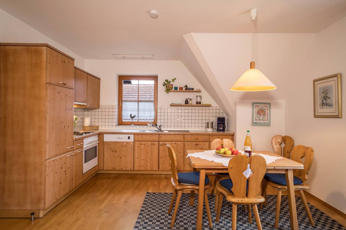 Mooi appartement 'Apfelblüte' op boerderij met balkon en uitzicht op de bergen, foto 10
