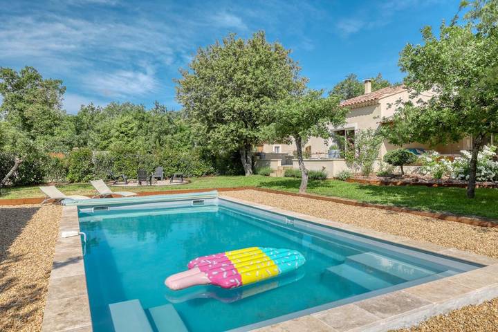 Location de vacances pour 4 personnes, avec piscine et jardin à Saint-Saturnin-lès-Apt - 2