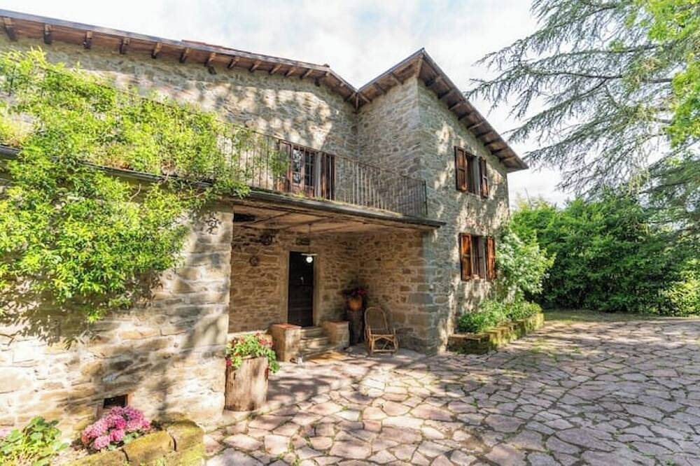 Villa Buriconti: Tranquil Countryside Oasis in Castelnuovo di Garfagnana, Garfagnana