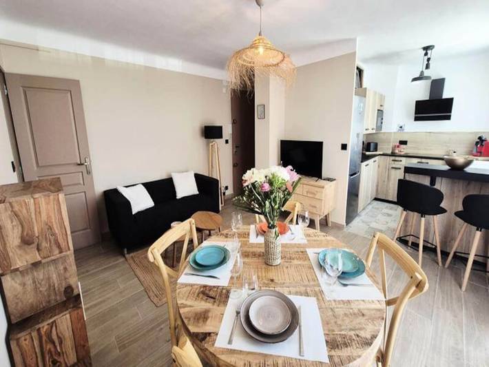 Gîte pour 4 personnes, avec balcon, adapté aux familles dans Plage des Sablettes - 4