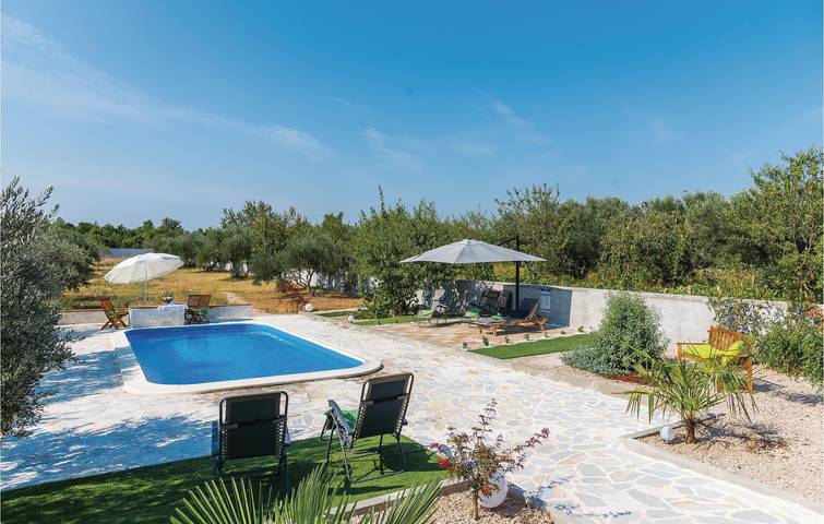 „Charmante 2-Zimmer-Wohnung mit Pool in der Nähe des Flusses Krka und des Visovačko-Sees“ in Skradin, Šibenik-Knin