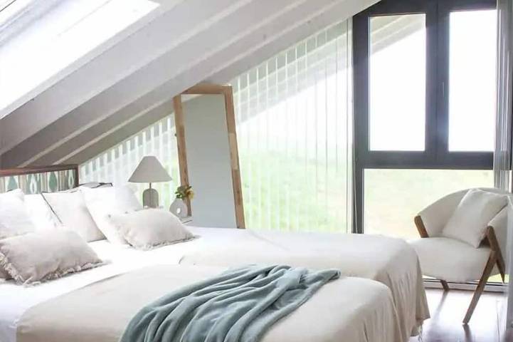 Espectacular Casa en un Alto con Vistas al Cantábrico y Picos de Europa in San Vicente de la Barquera, Parc naturel d'Oyambre