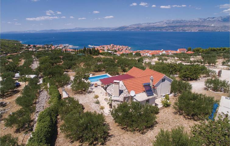 Gemütliche Ferienwohnung mit 2 Schlafzimmern, Pool, 700 m zum Strand und Parkplatz in Postira, Brac