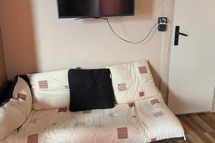 Apartamento entero, Cozy apartment with a bedroom – 7 minutes from the Corbeil-Essonnes Rer station. in Corbeil-Essonnes, Essonne