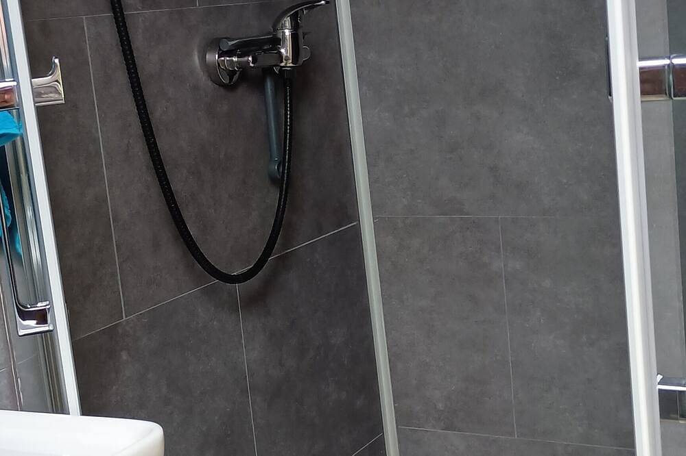 Lovely gîte in Normandy, Cotentin, close to the sea, Cherbourg and sainte mère église. in Quettehou, Cherbourg region