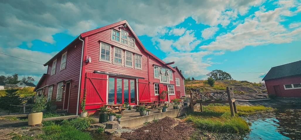Ferienhaus für 8 Personen, mit Meerblick und Ausblick sowie Balkon/Terrasse in Hardangerfjord