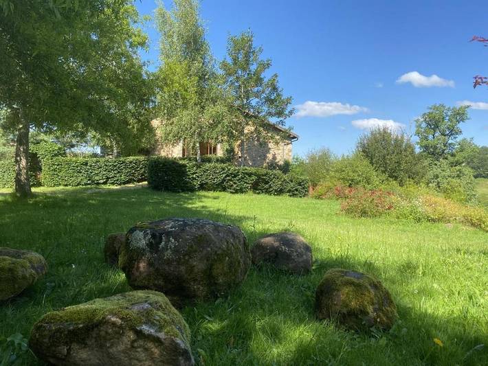 Location de vacances pour 6 personnes, avec Terrasse ainsi que Jardin et Piscine à Solignac (homonymie) - 3