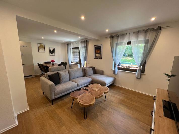 Ferienwohnung für 6 Personen, mit Balkon/Terrasse und Balkon sowie Terrasse und Garten in Essing
