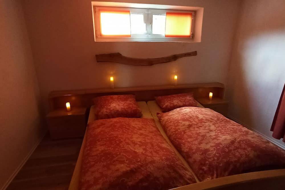 Ganze Wohnung, Ferienwohnung 90qm mit großen überdachten Balkon in Steinwiesen, Frankenwald
