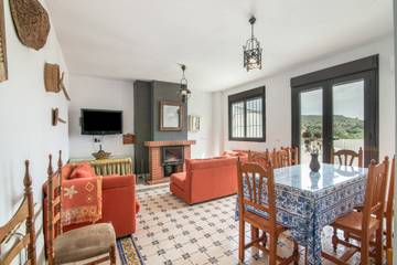 Casa Rural para 14 Personas en Hinojales (Huelva), Sierra Morena, Foto 1