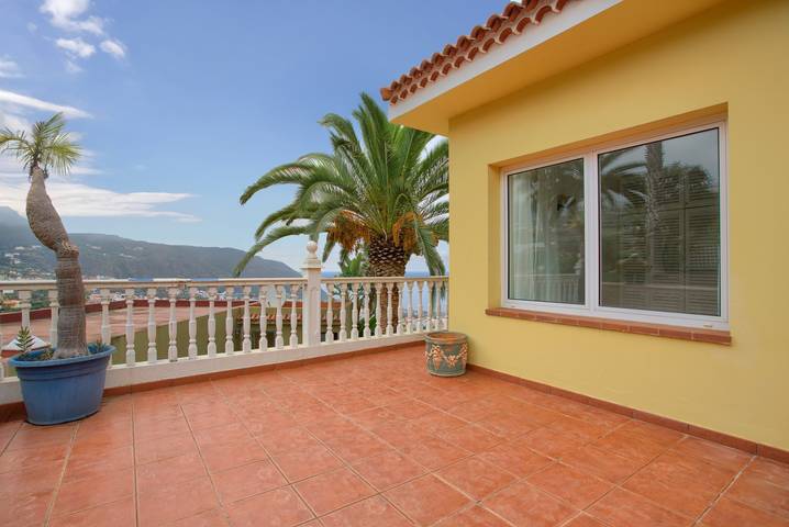 Ferienhaus 'Mocan' mit Meerblick, privater Terrasse und Wlan in Realejo Alto, Los Realejos