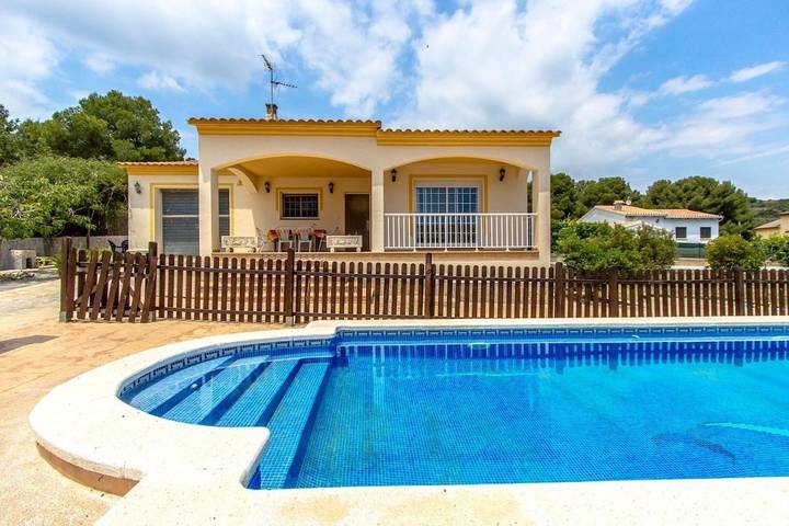 Casa rural para 5 personas, con Terraza además de Jardín y Piscina en Vendrell - 2