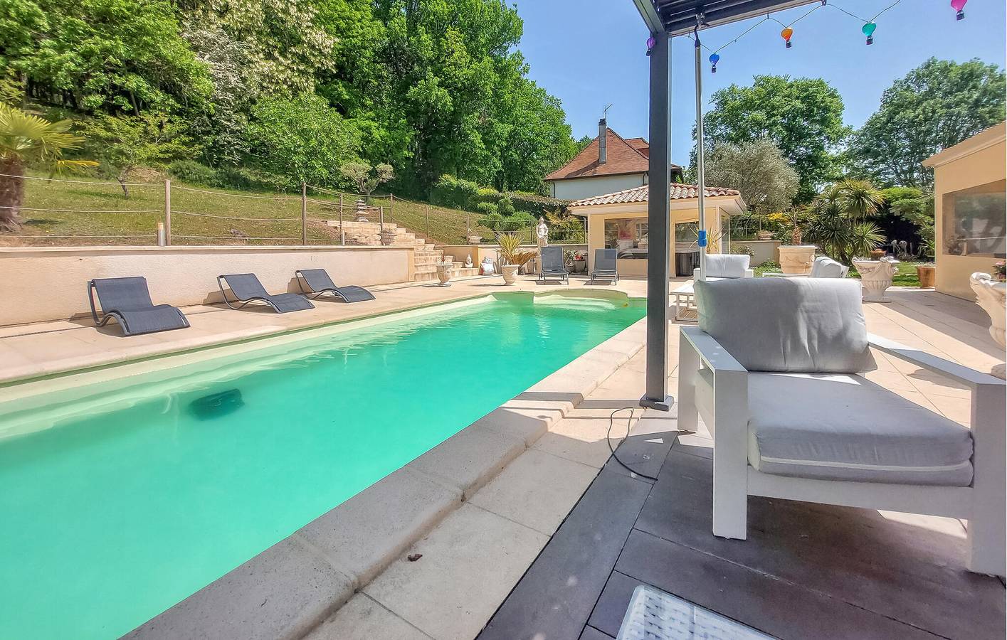 Appartement confortable avec piscine et jardin, à 2 km du centre-ville de Fougueyrolles in Saint-Antoine-de-Breuilh, Périgord Pourpre