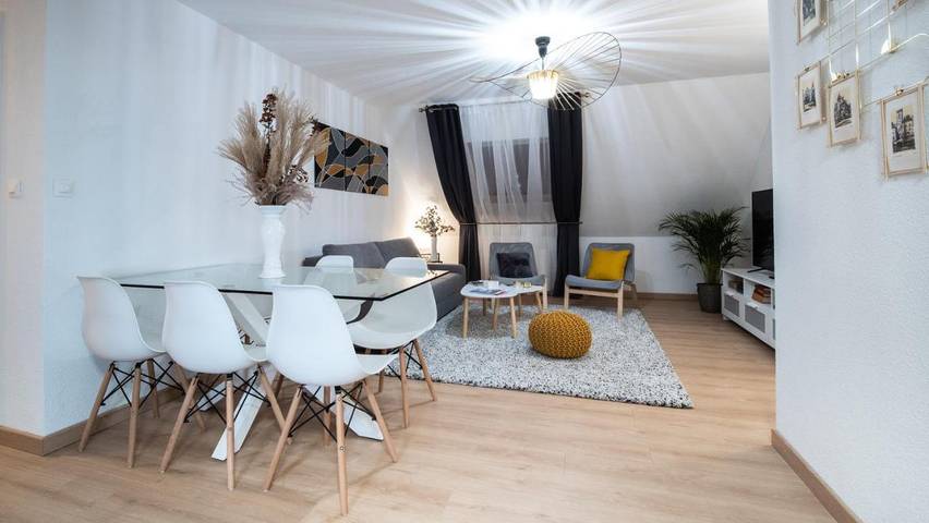 Gîte pour 6 personnes, avec Vue dans Office De Tourisme De Colmar