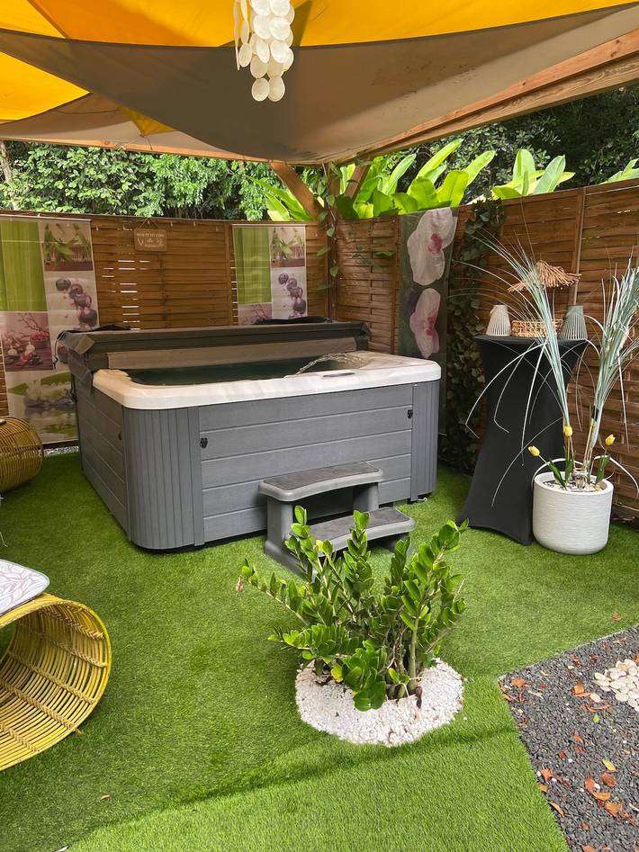 Maison de vacances pour 4 personnes, avec jacuzzi ainsi que terrasse et jardin - 1