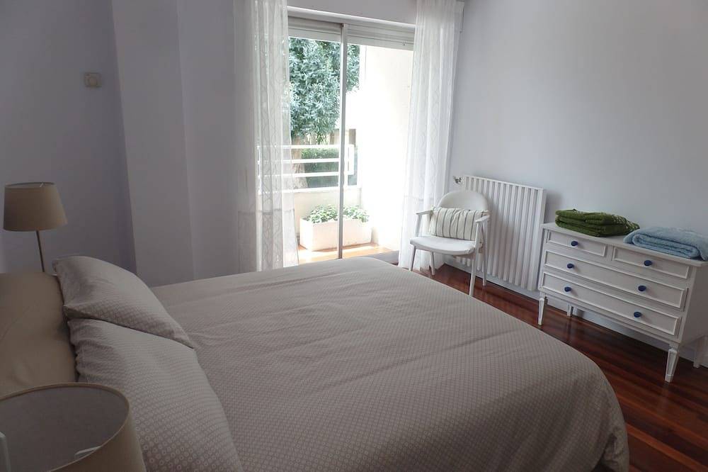 Ganze Wohnung, Elegante und komfortable Wohnung in einem Wohngebiet in Strandnähe in Santander, Kantabrische Küste