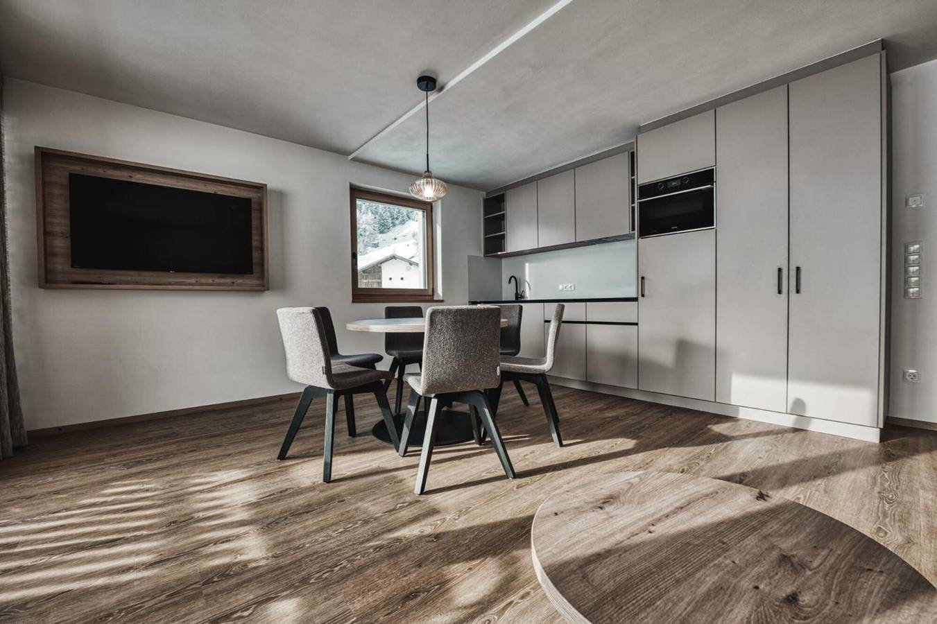 Ganze Wohnung, Residence Froy Wohnung 9 – Seeblick, Whirlpool & Frühstück inklusive in Reschensee, Graun