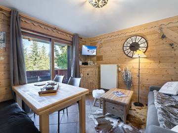 Gîte pour 4 personnes, avec piscine et balcon dans Meribel Village
