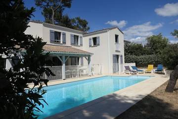 Location de vacances pour 12 personnes, avec jardin, animaux acceptés dans La Terrière