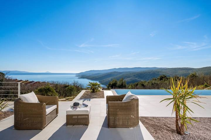 Villa für 8 Personen, mit Meerblick