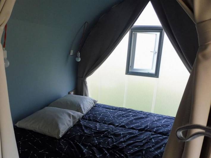 Tente pour 4 personnes, avec bassin pour enfant dans Nièvre - 4