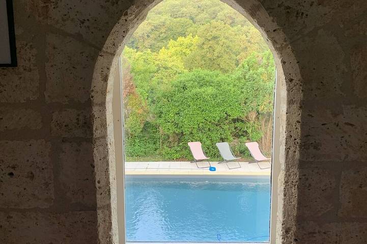 Gîte pour 12 personnes, avec jardin à Paussac-et-Saint-Vivien