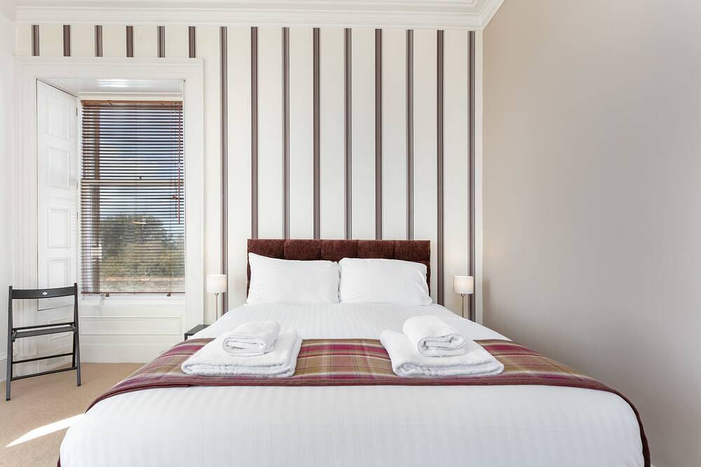 Sea Breeze - Donnini Apartments in Ayr, Firth Of Clyde