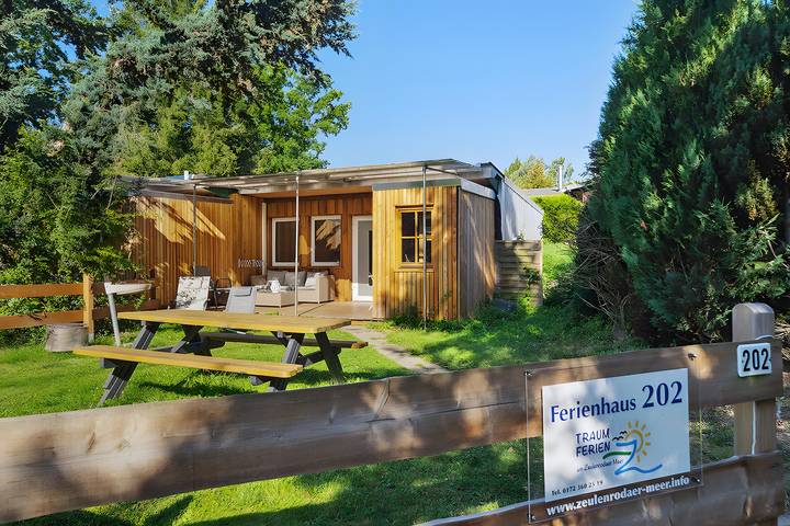 Ferienhaus für 4 Personen, mit Sauna und Seeblick sowie Garten, mit Haustier in Ostthüringen