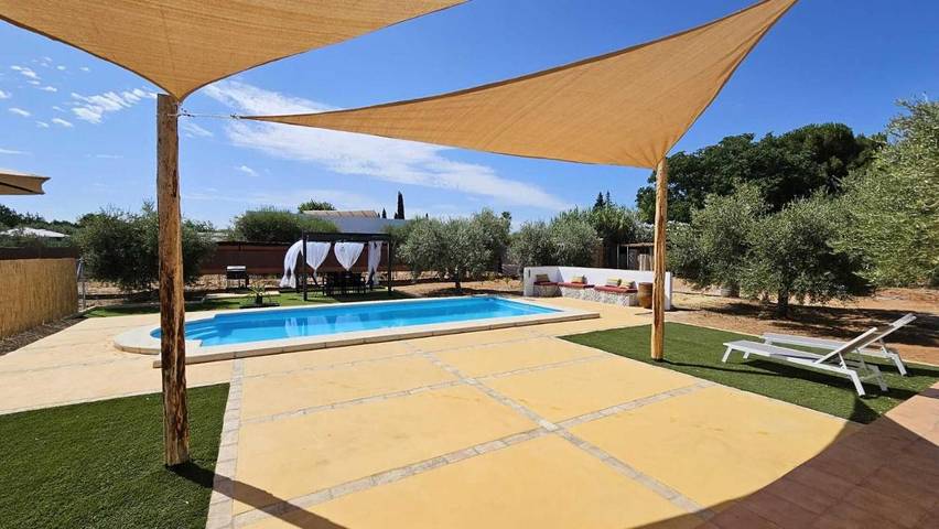 Casa rural para 6 personas, con jardín y piscina, Se admiten mascotas en Campiña de Morón y Marchena - 4