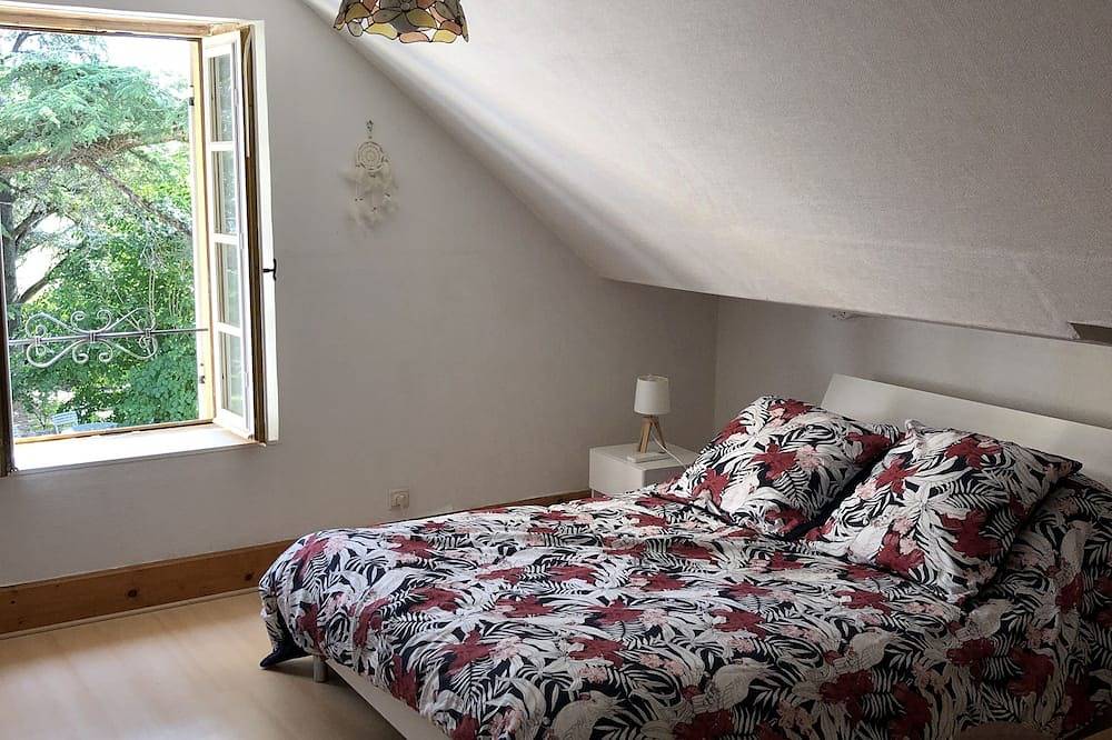 Appartement entier, Gîte en mitoyenneté in Saint-Nexans, Périgord Pourpre