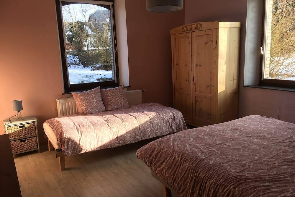 Maison avec veranda, 5 chambres, 2 salles de bain in Bastogne, Parc naturel Haute-Sûre Forêt d'Anlier