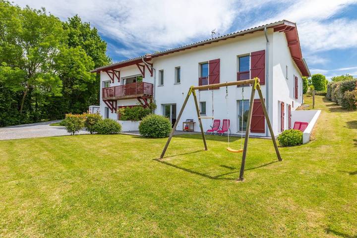 Gîte pour 4 personnes, avec jardin à Ahetze